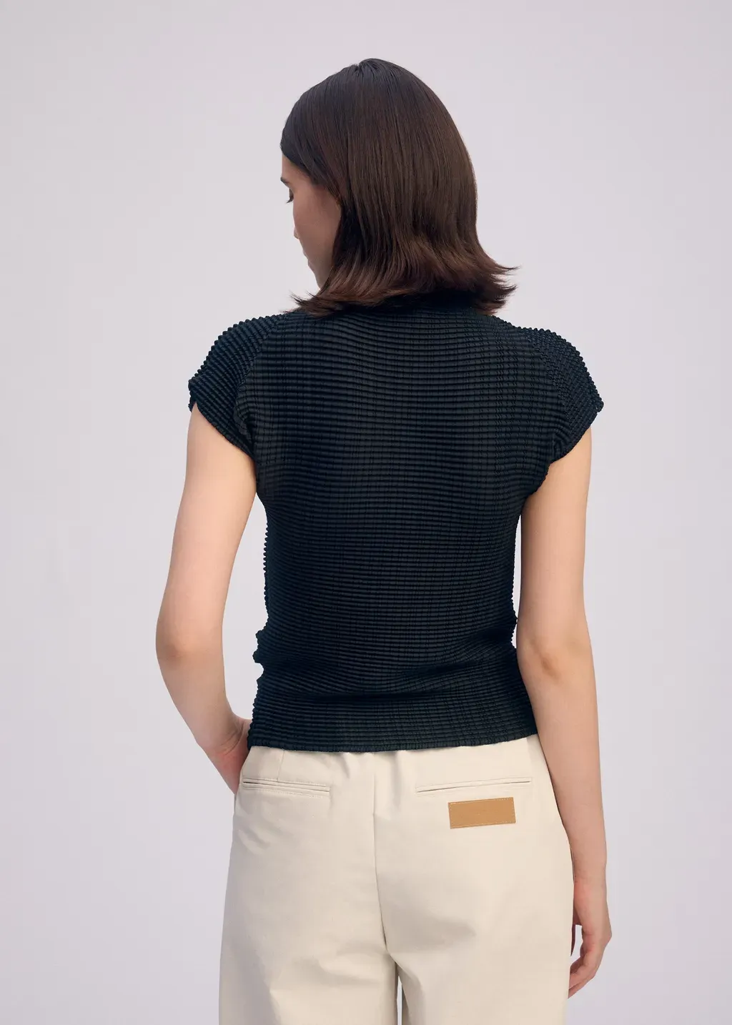 Wooly Pleats Bk/Wt-66
