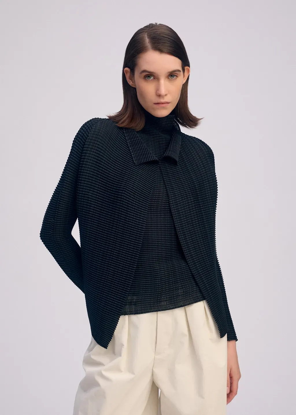 Wooly Pleats Bk/Wt-66