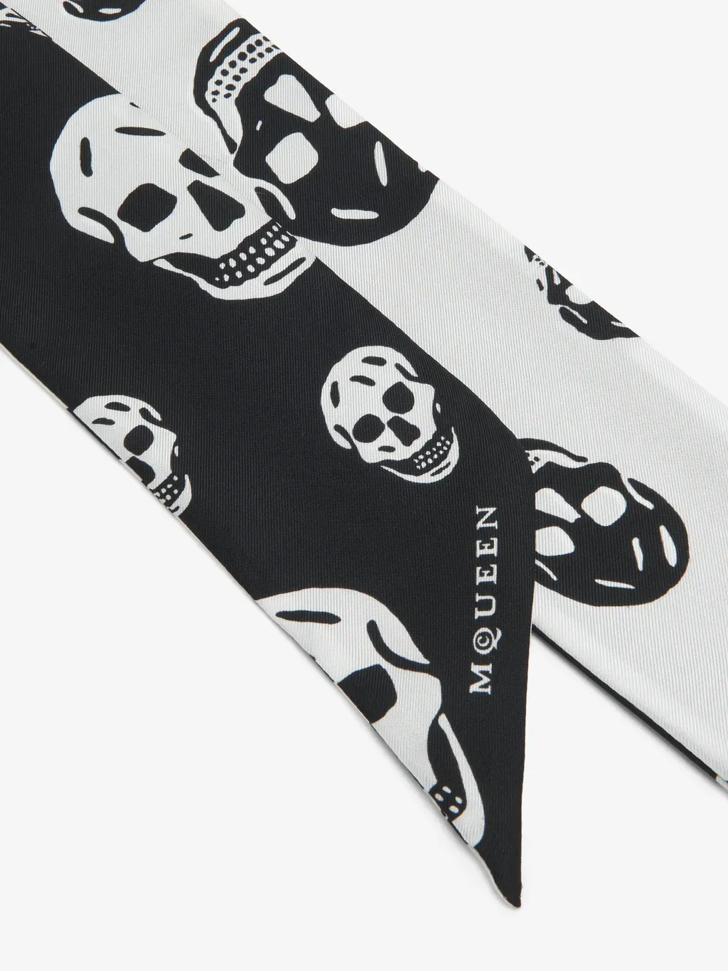 Ribbon Skull Scarf