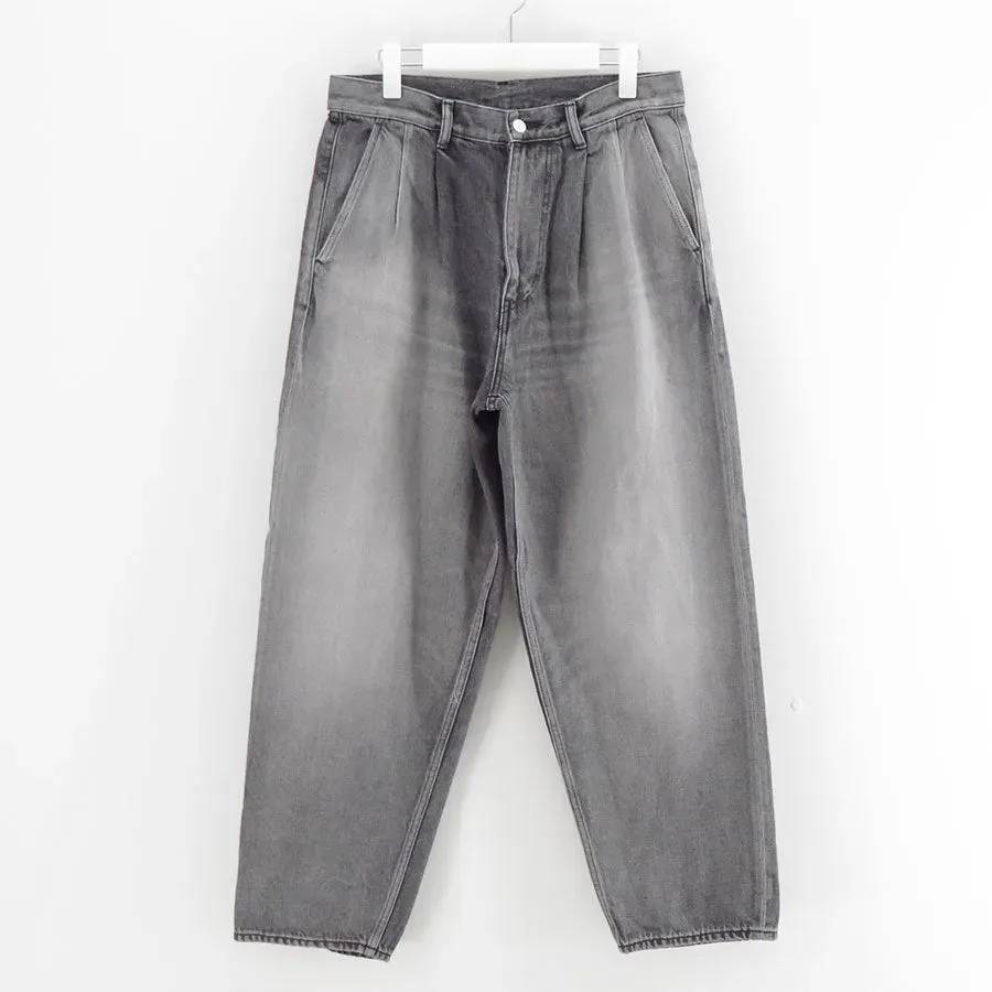Selvage Denim Two Tuck Tapered Pants
