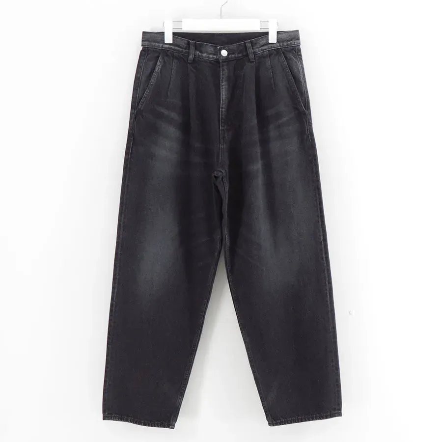 Selvage Denim Two Tuck Tapered Pants