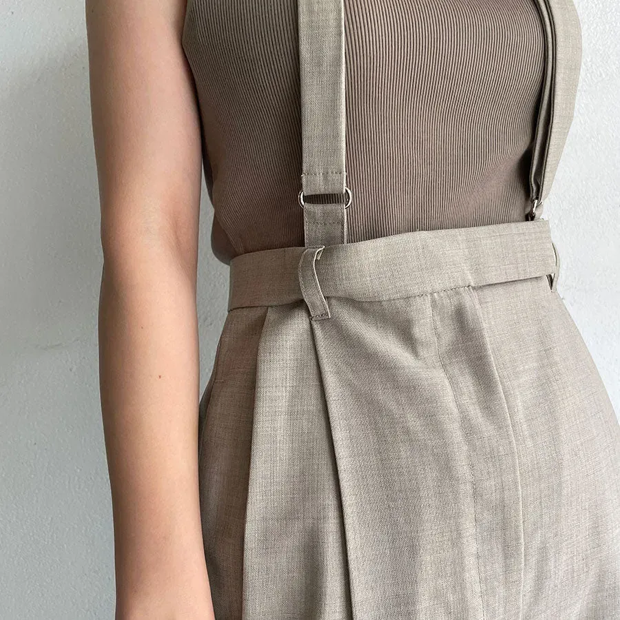 Suspender Tuck Pants