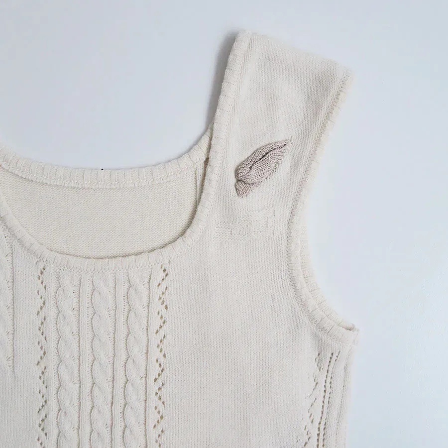 3D Floral Motif Sleeveless Knit Top