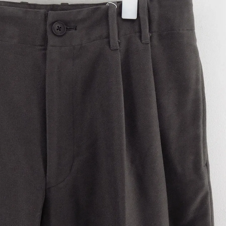 2-Tuck Wide Tapered Trousers