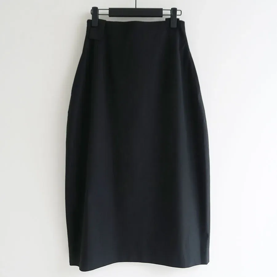 Curved Silhouette Skirt