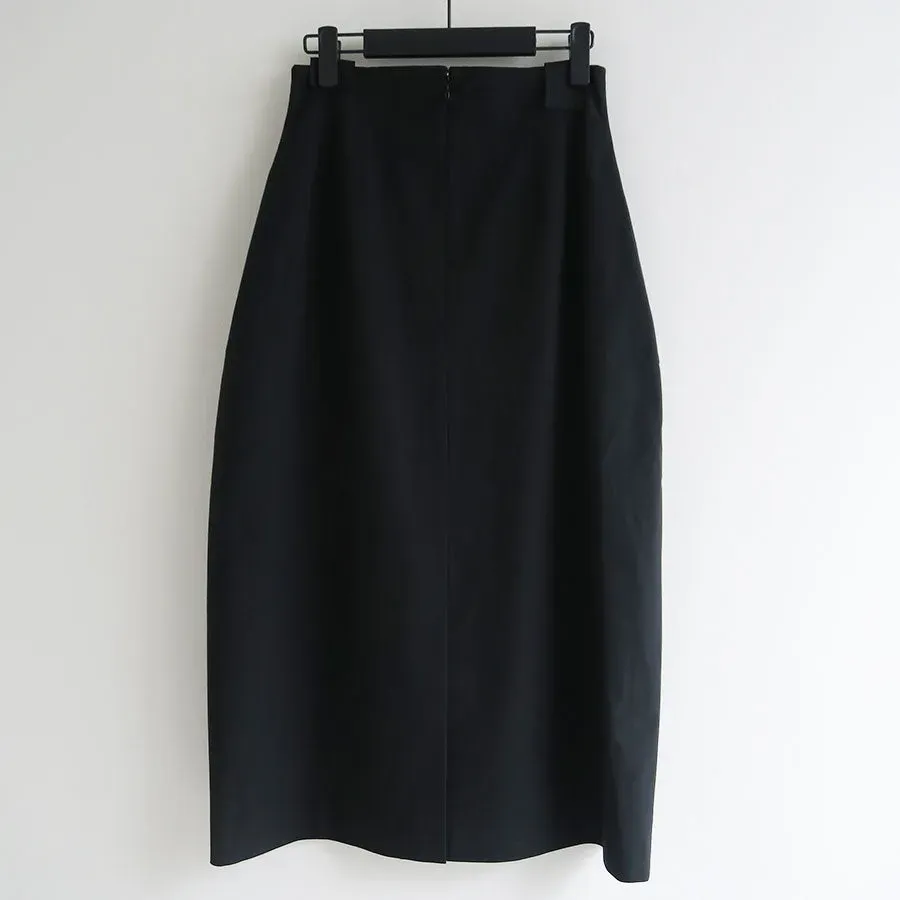 Curved Silhouette Skirt