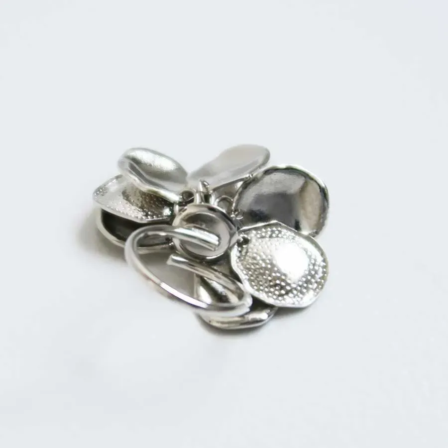W Flower Ring