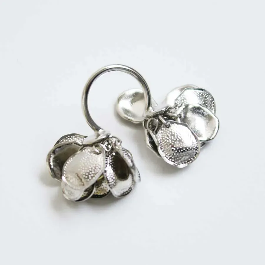 W Flower Ring