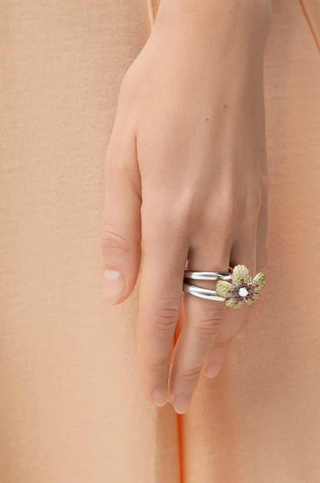 Flor Ring In Sterling Silver And Crystals