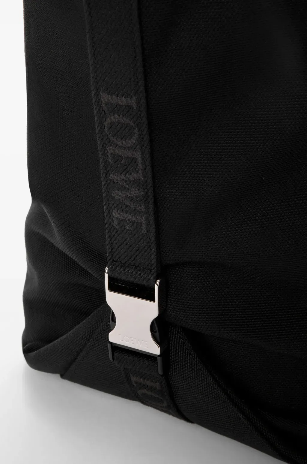 Flex Zipped Tote In Canvas And Suede