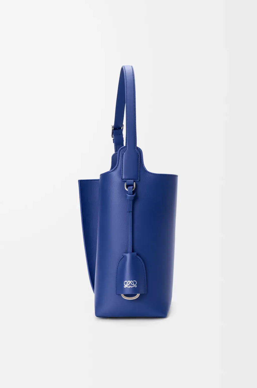 Medium Bilbao Bucket In Smooth Calfskin