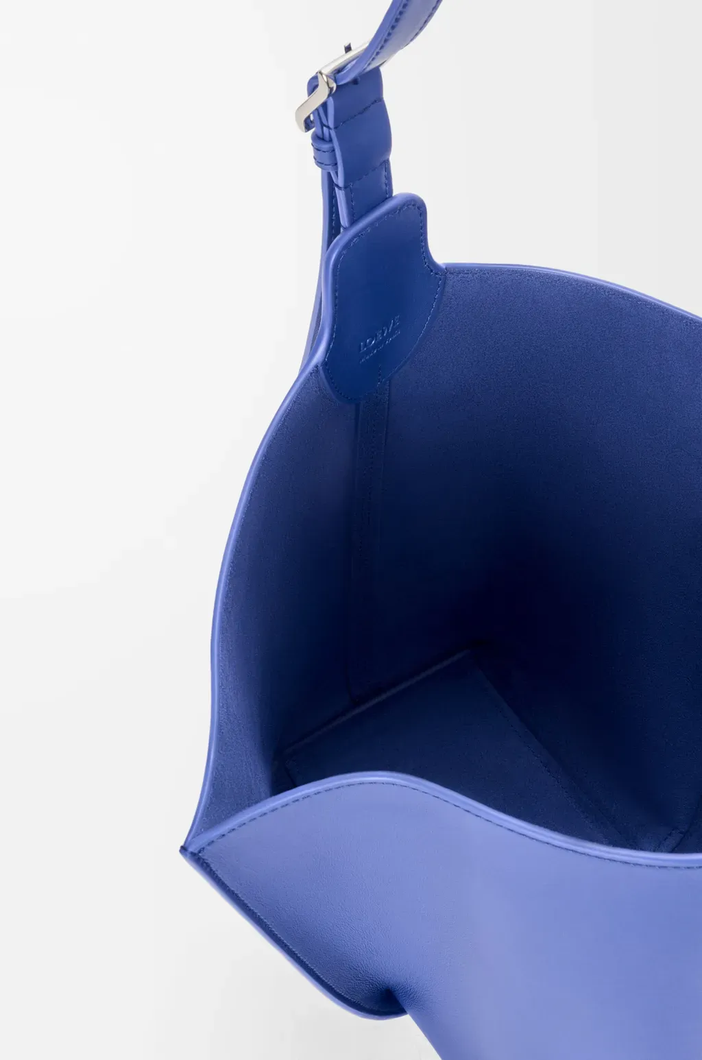 Medium Bilbao Bucket In Smooth Calfskin