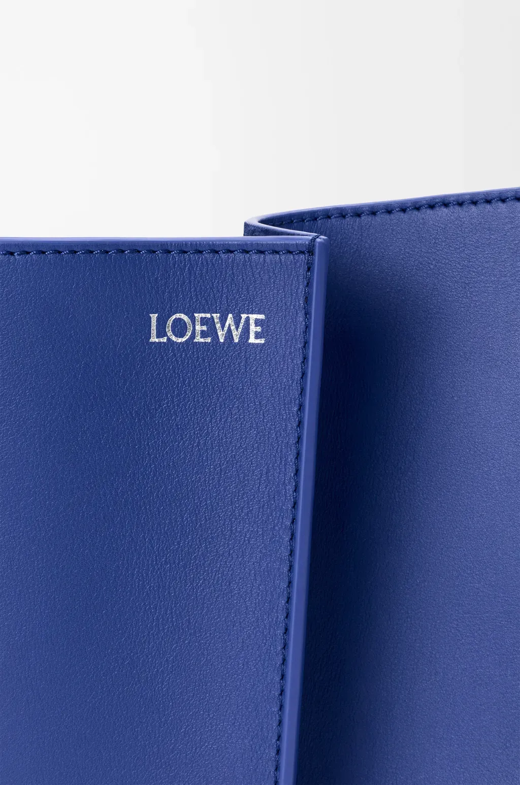 Medium Bilbao Bucket In Smooth Calfskin