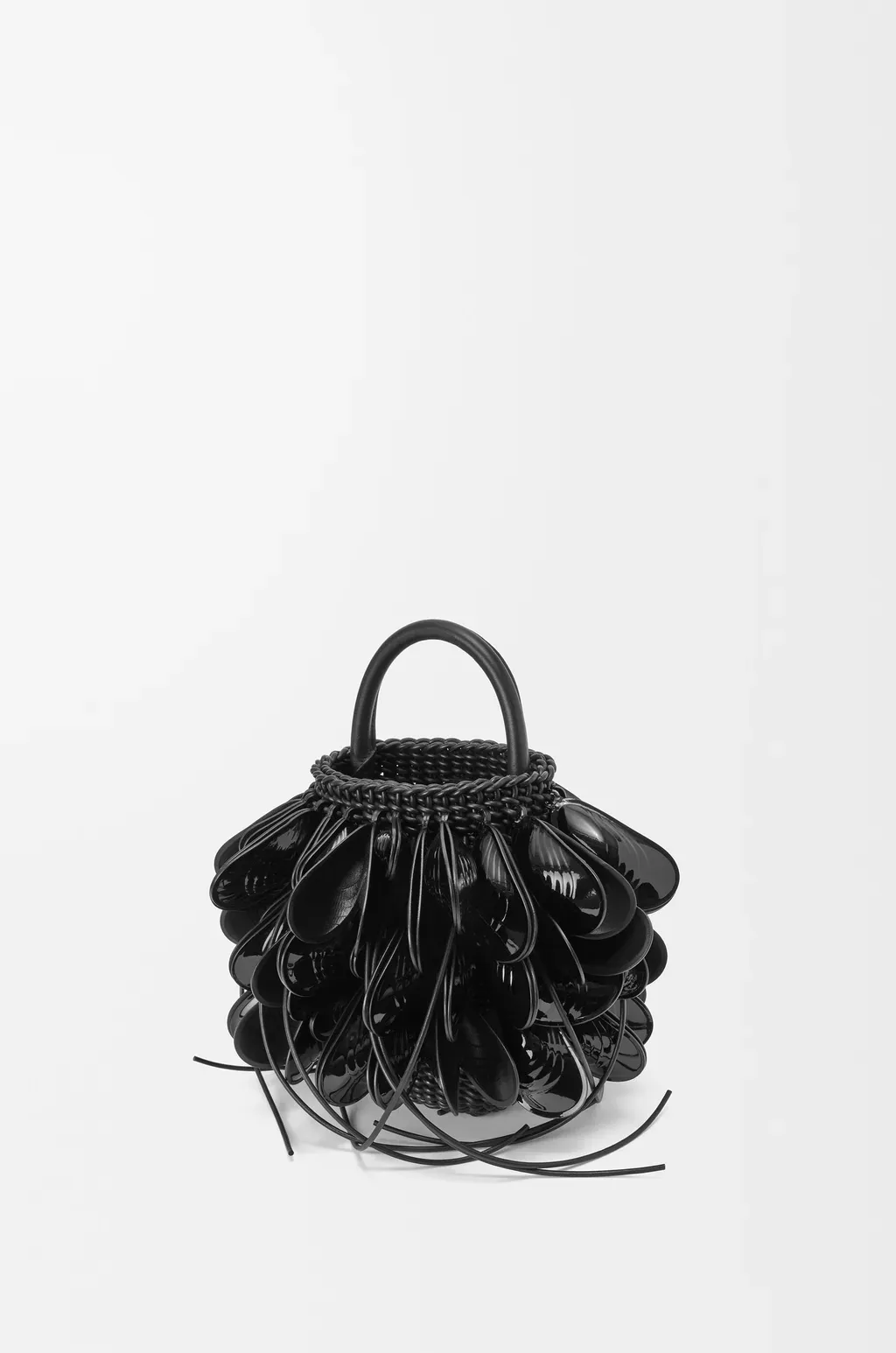 Shell Bucket In Woven Calfskin