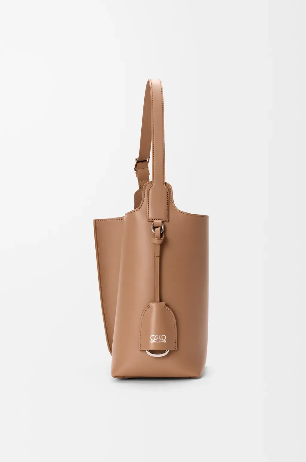 Medium Bilbao Bucket In Smooth Calfskin