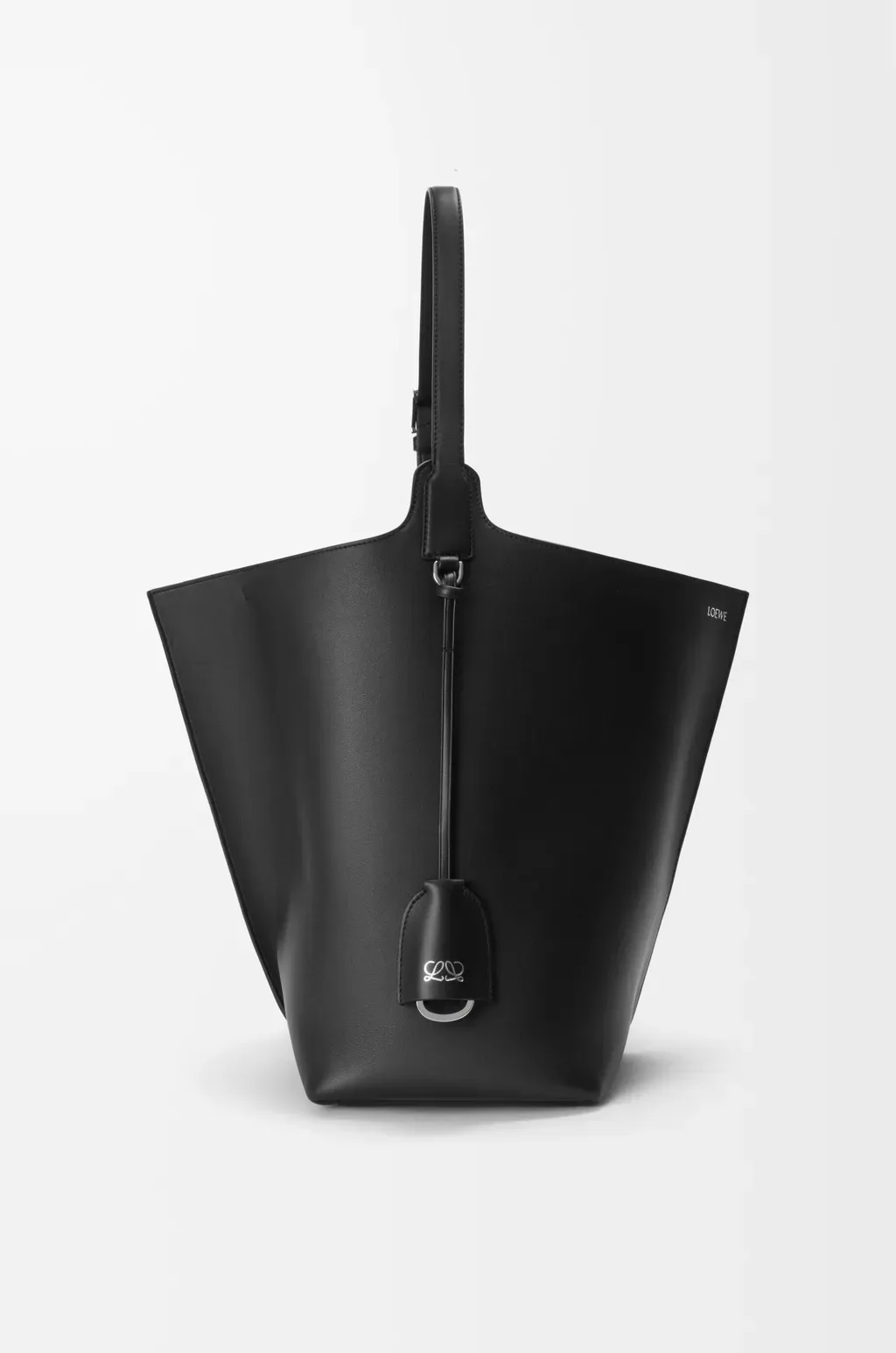 Large Bilbao Bucket In Smooth Calfskin