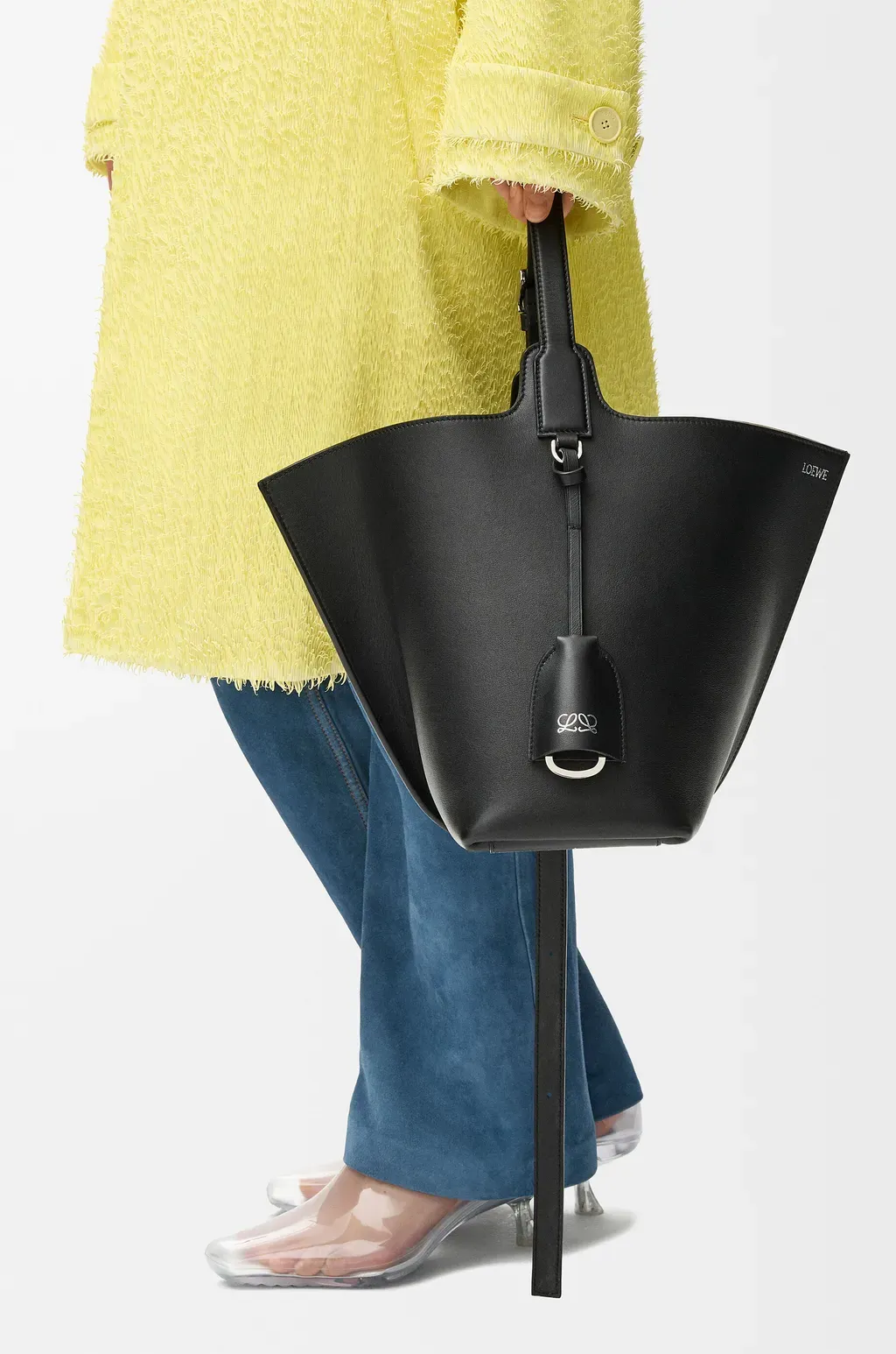 Medium Bilbao Bucket In Smooth Calfskin