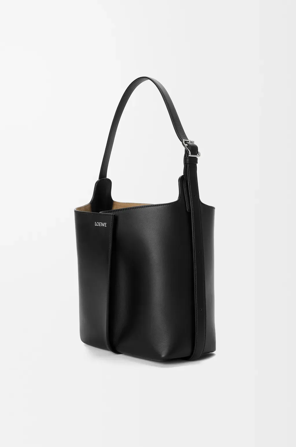Medium Bilbao Bucket In Smooth Calfskin