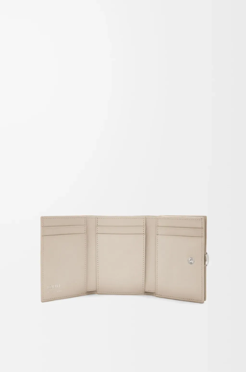 Pebble Trifold Wallet In Pebble Grain Calfskin