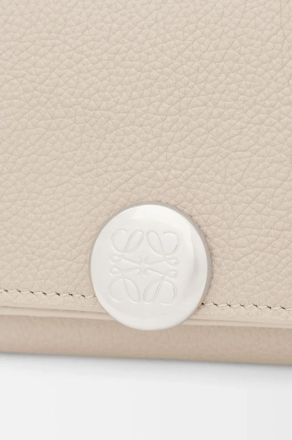 Pebble Trifold Wallet In Pebble Grain Calfskin