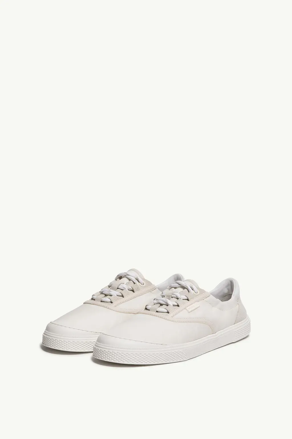 Vera Leisure Nylon Sneakers