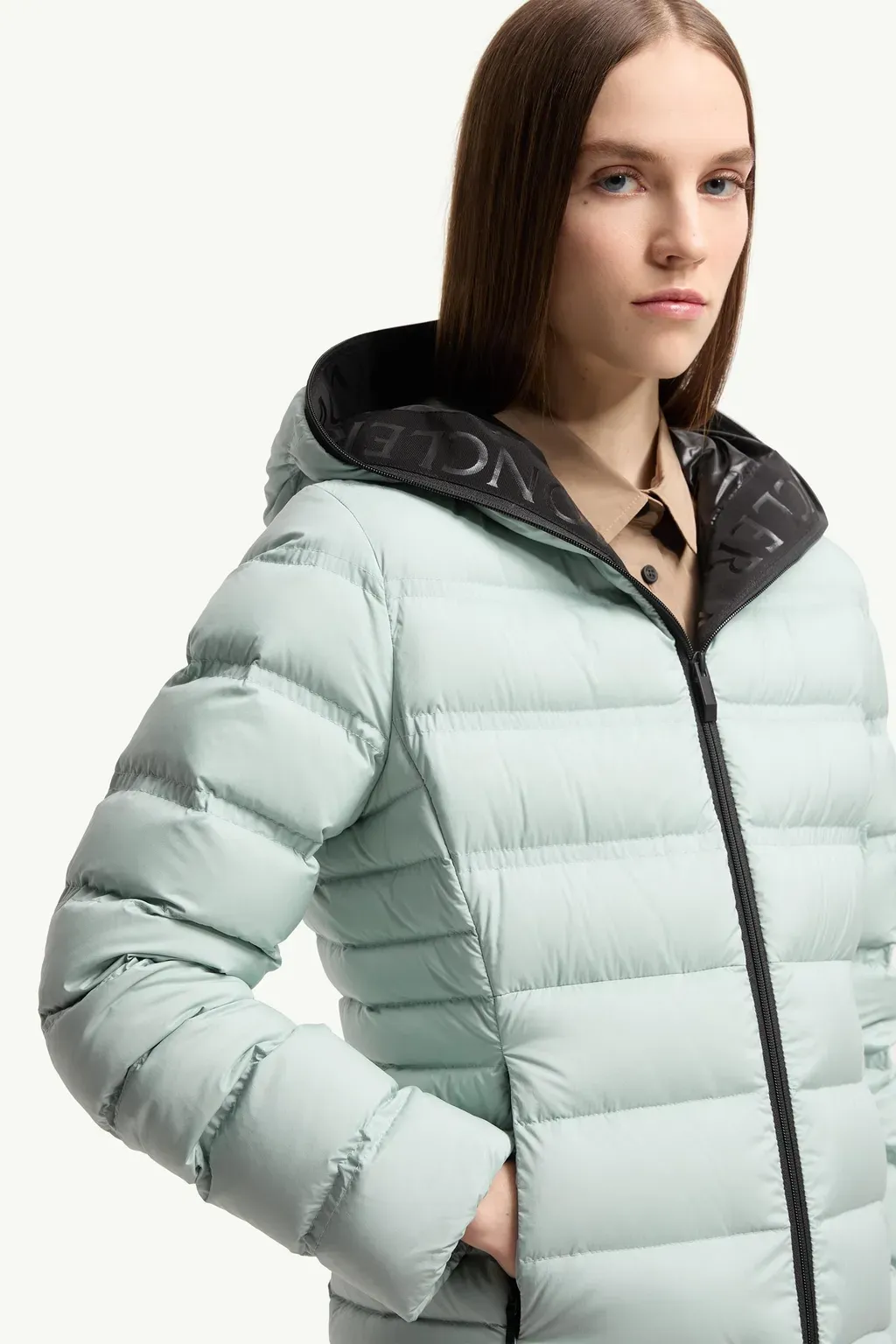 Alete Hooded Short Down Jacket