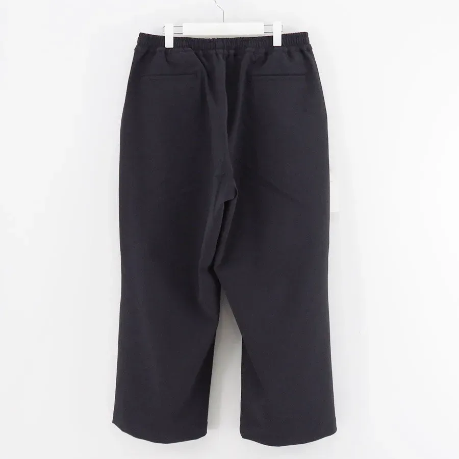 Wide Two Tuck Baggy Pants