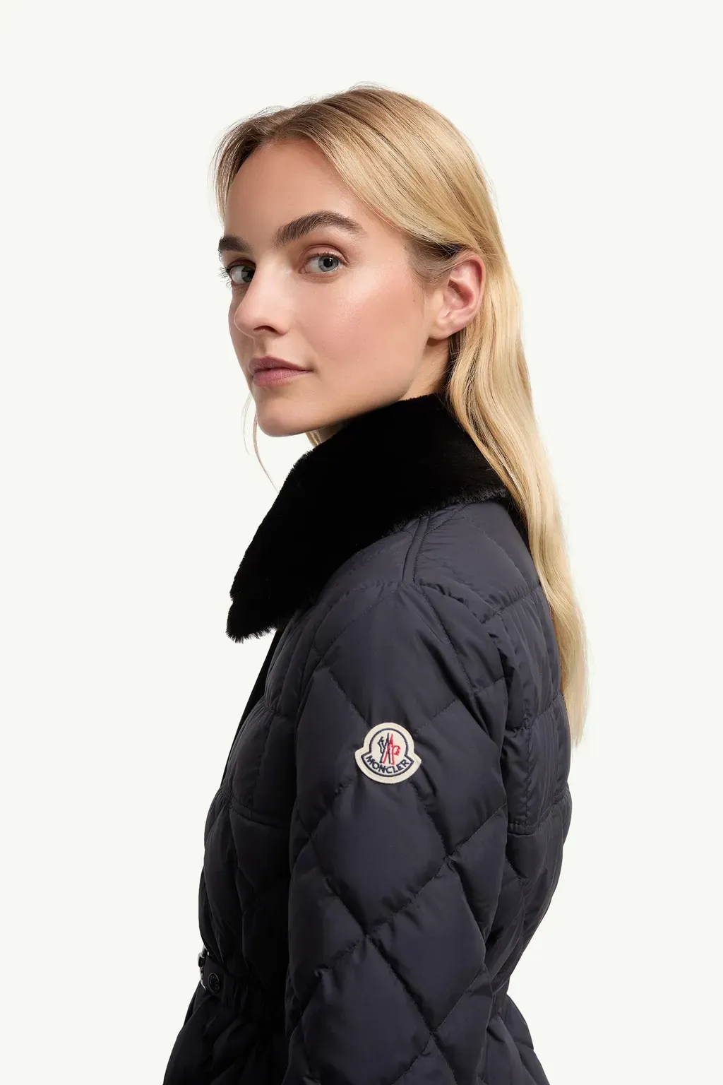 Cygne Diamond-Quilted Short Down Jacket