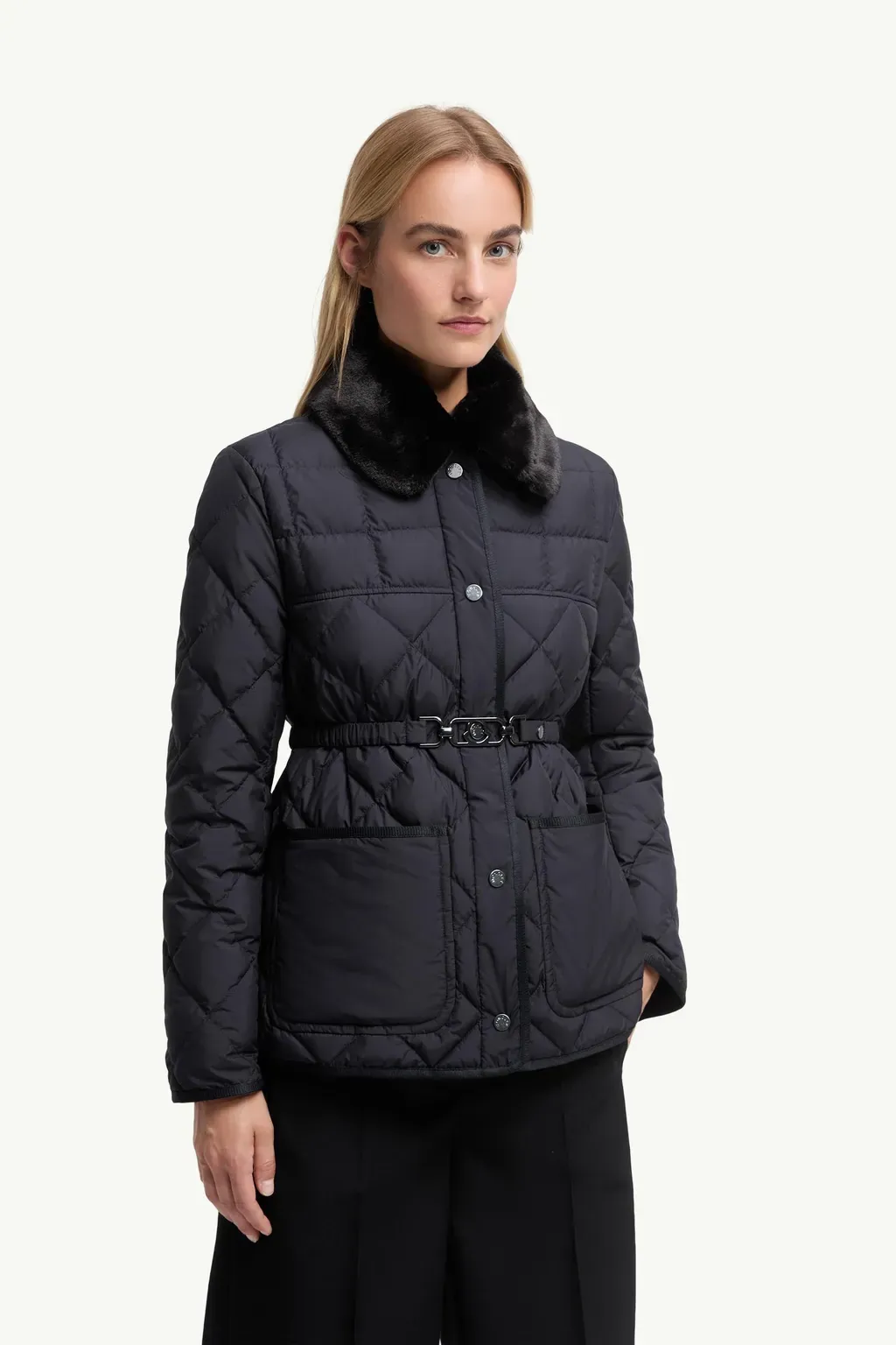 Cygne Diamond-Quilted Short Down Jacket