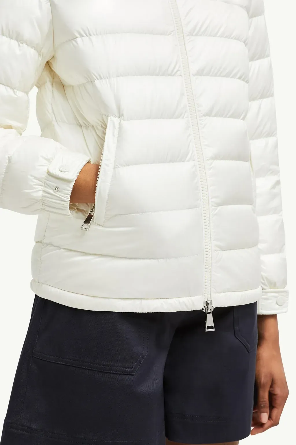 Dalles Hooded Short Down Jacket