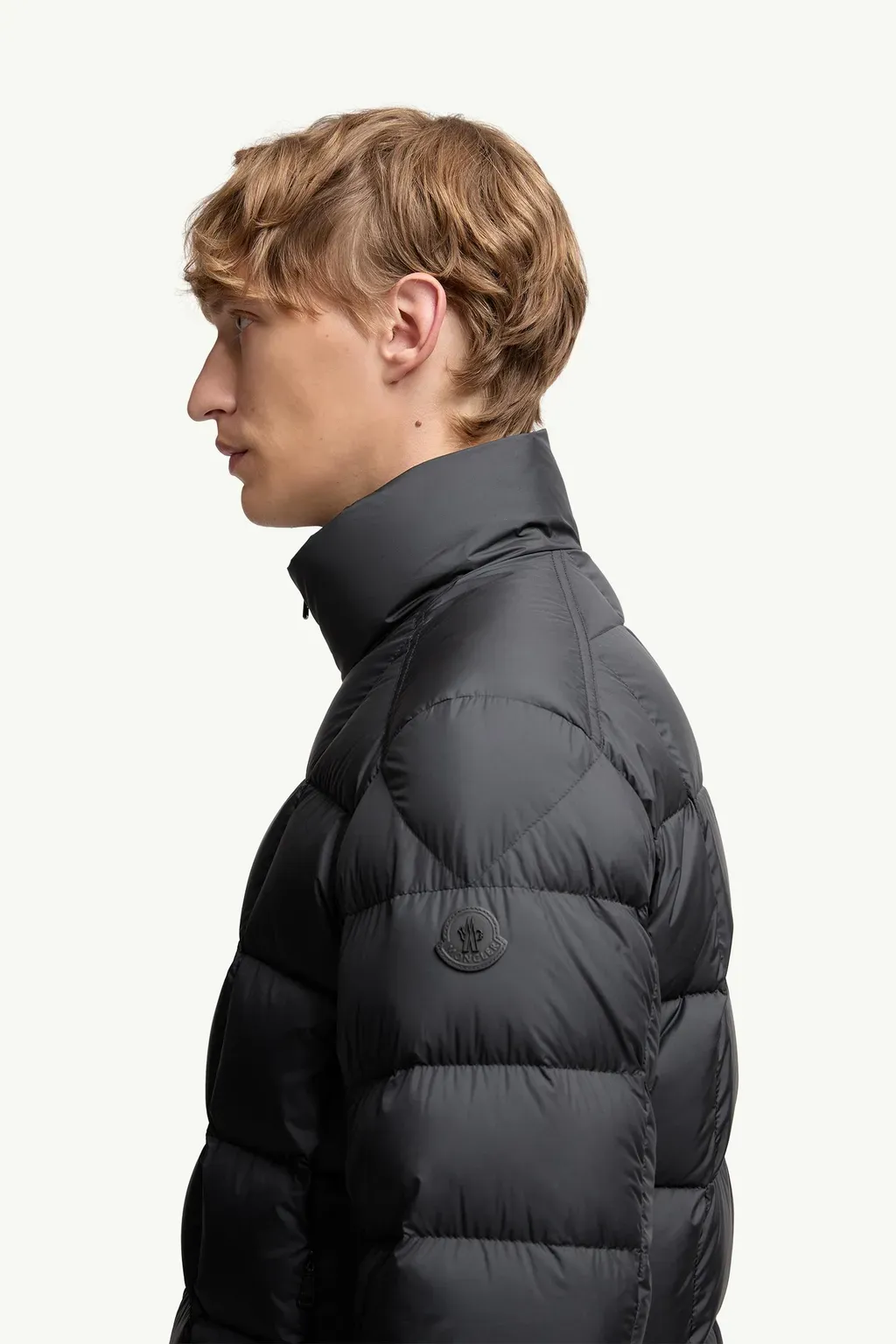 Eglise Square-Quilted Hooded Short Down Jacket