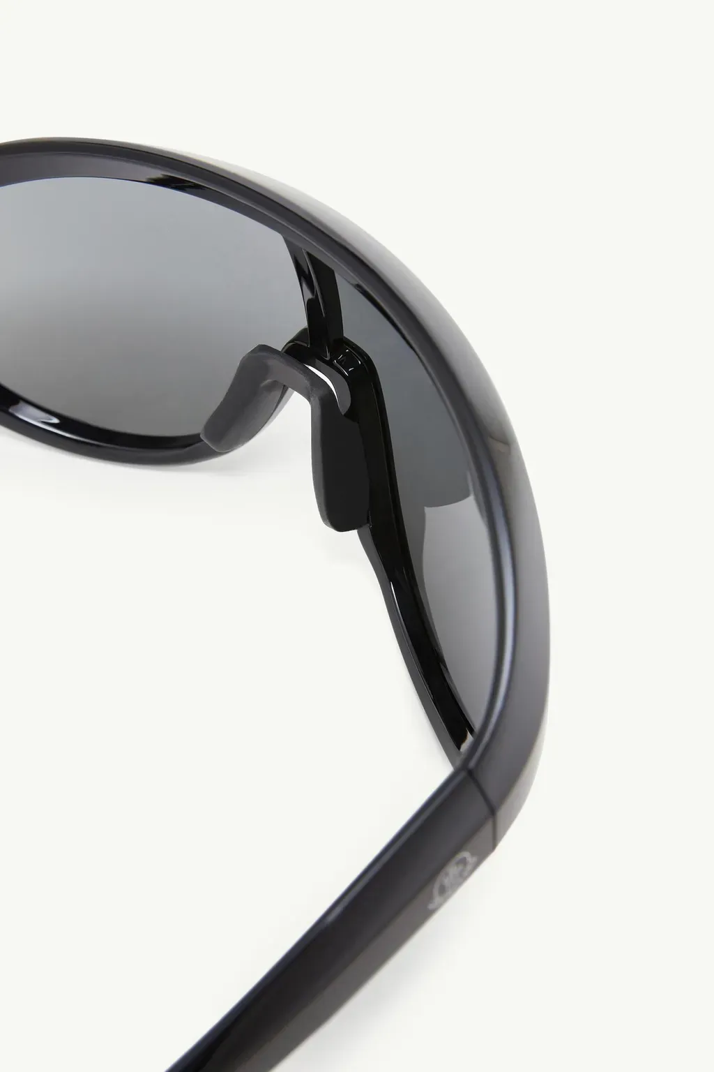 Contrast Oval Sunglasses