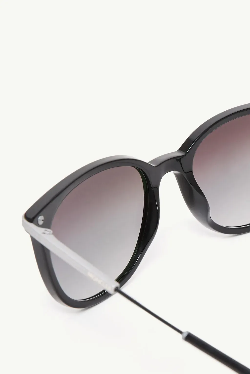 Korra Oval Sunglasses