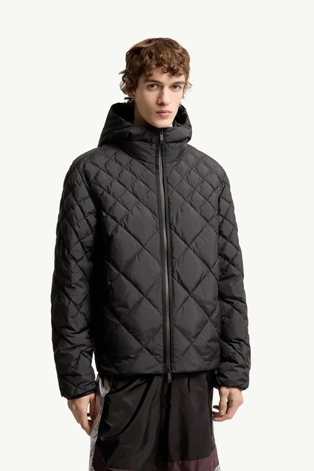 Merak Geometric-Quilted Hooded Short Down Jacket