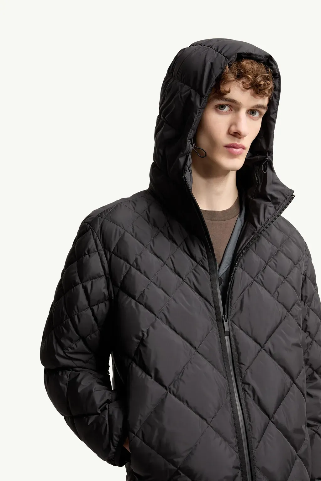Merak Geometric-Quilted Hooded Short Down Jacket
