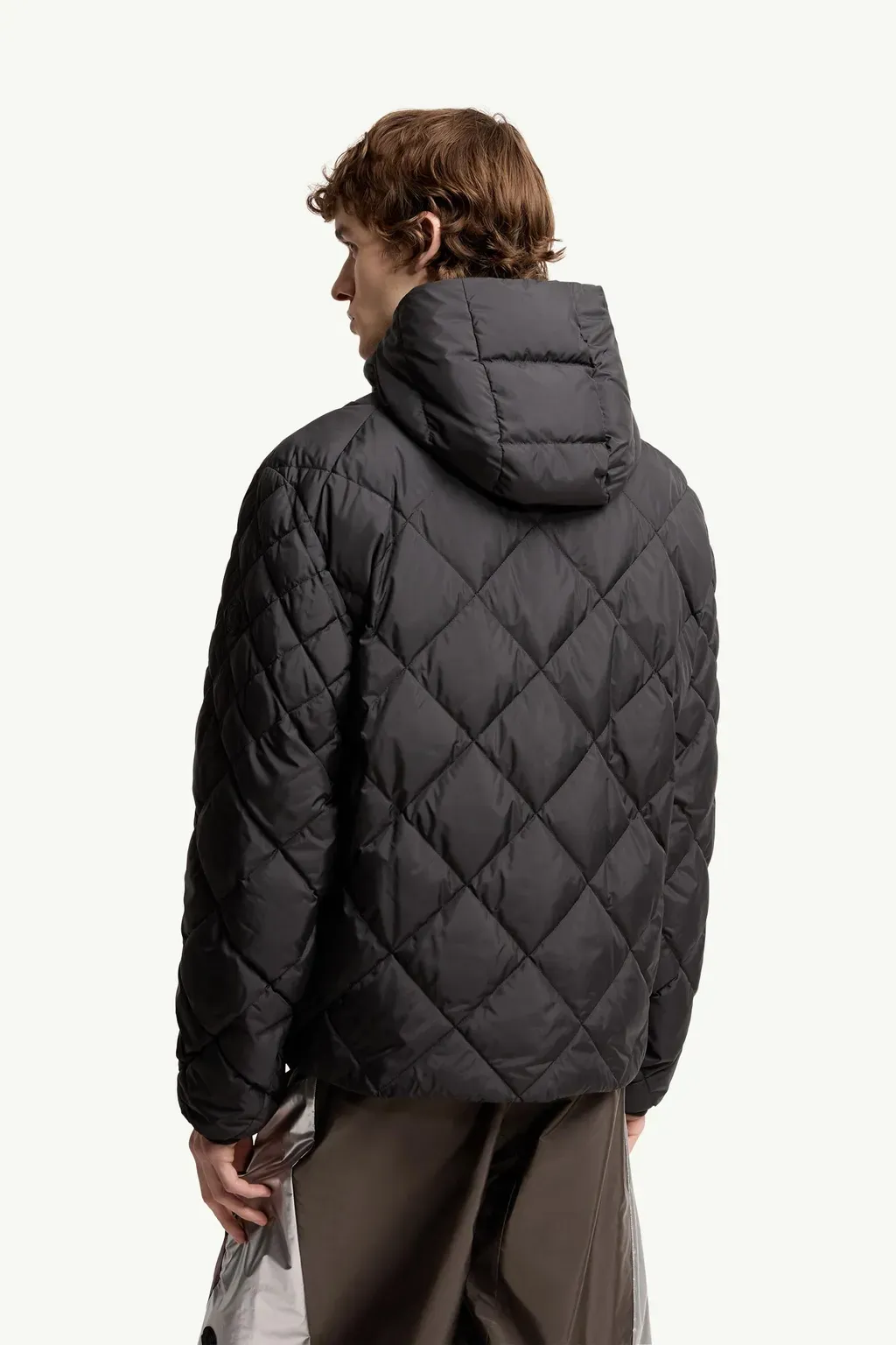 Merak Geometric-Quilted Hooded Short Down Jacket