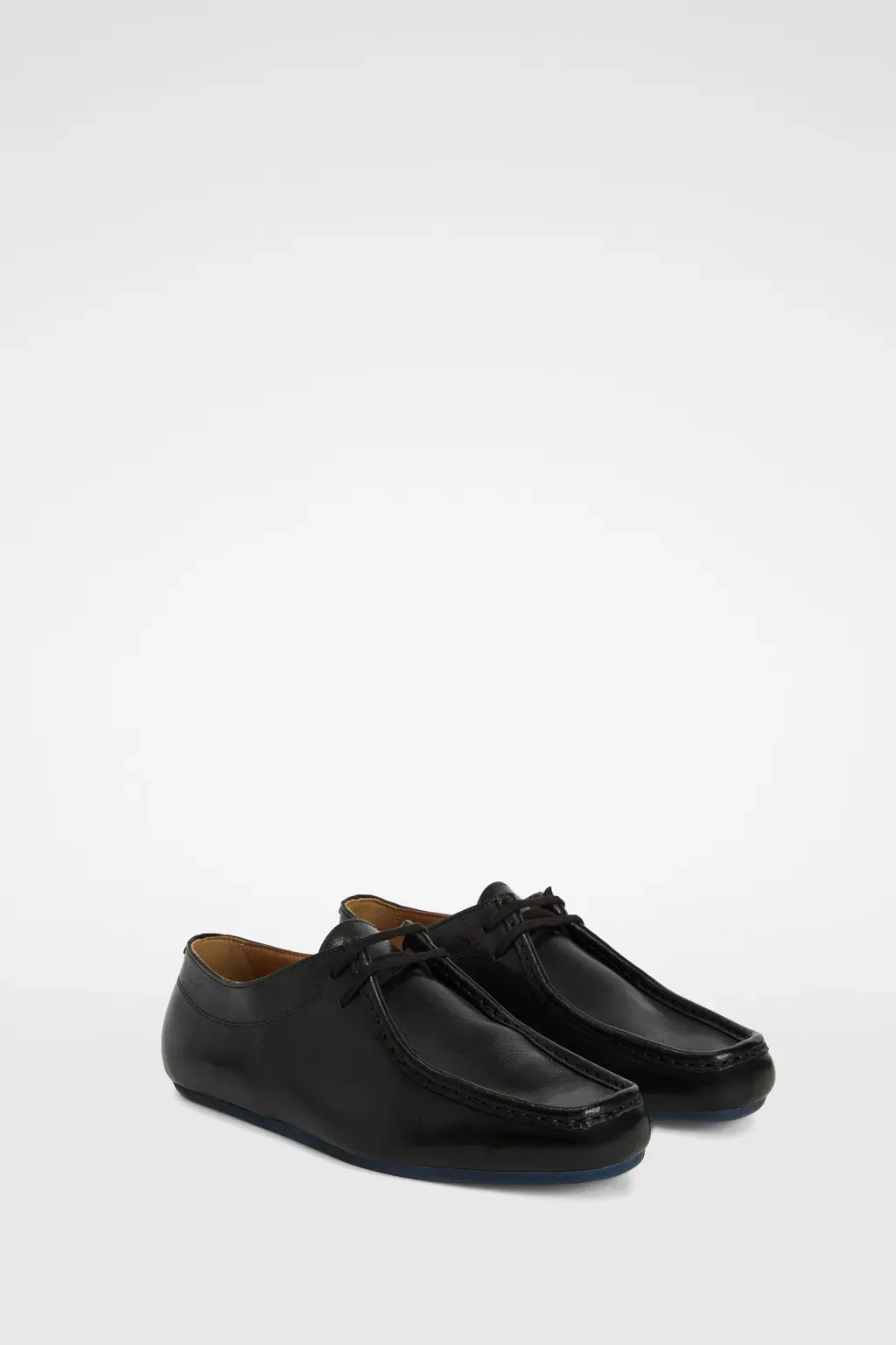 Hood Lace-Up Shoe
