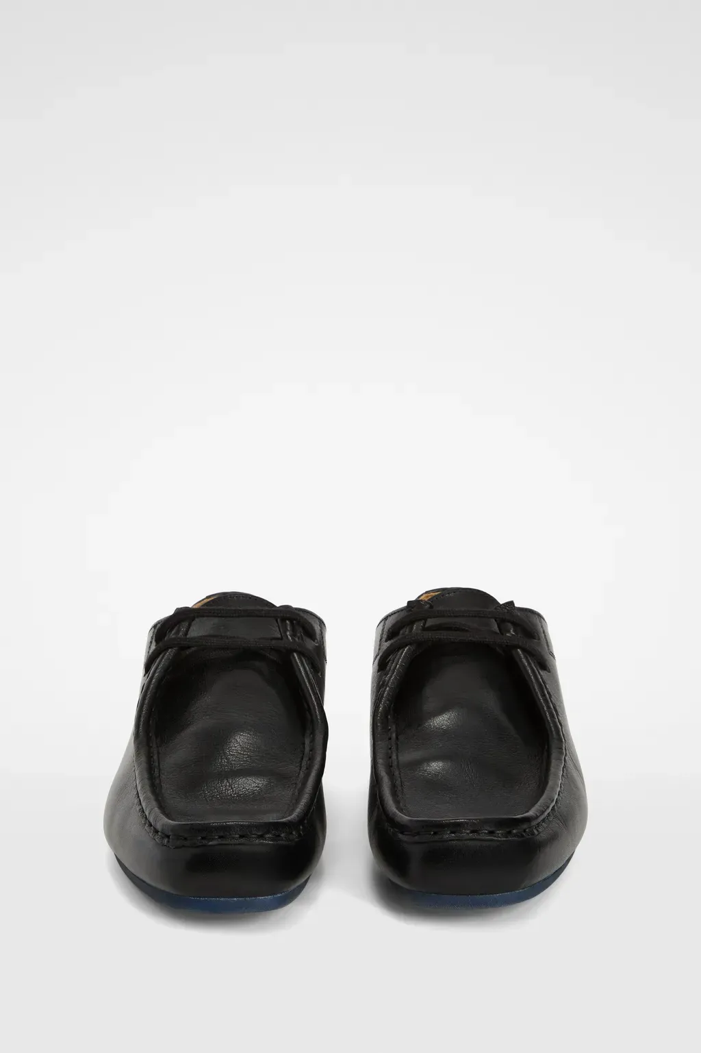 Hood Lace-Up Shoe