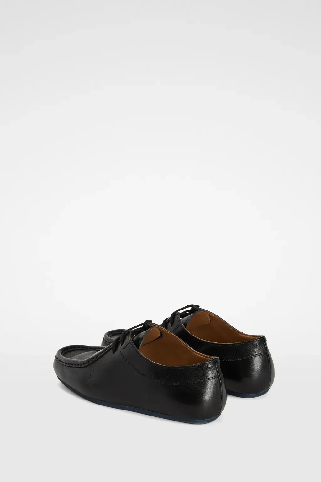 Hood Lace-Up Shoe