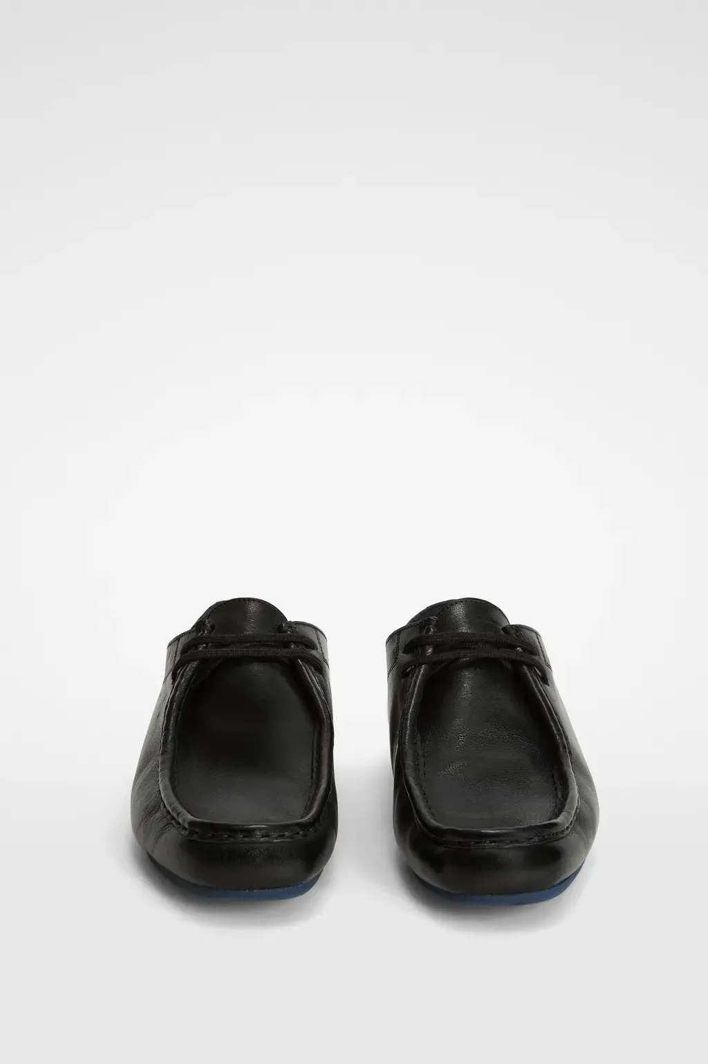 Hood Lace-Up Shoe