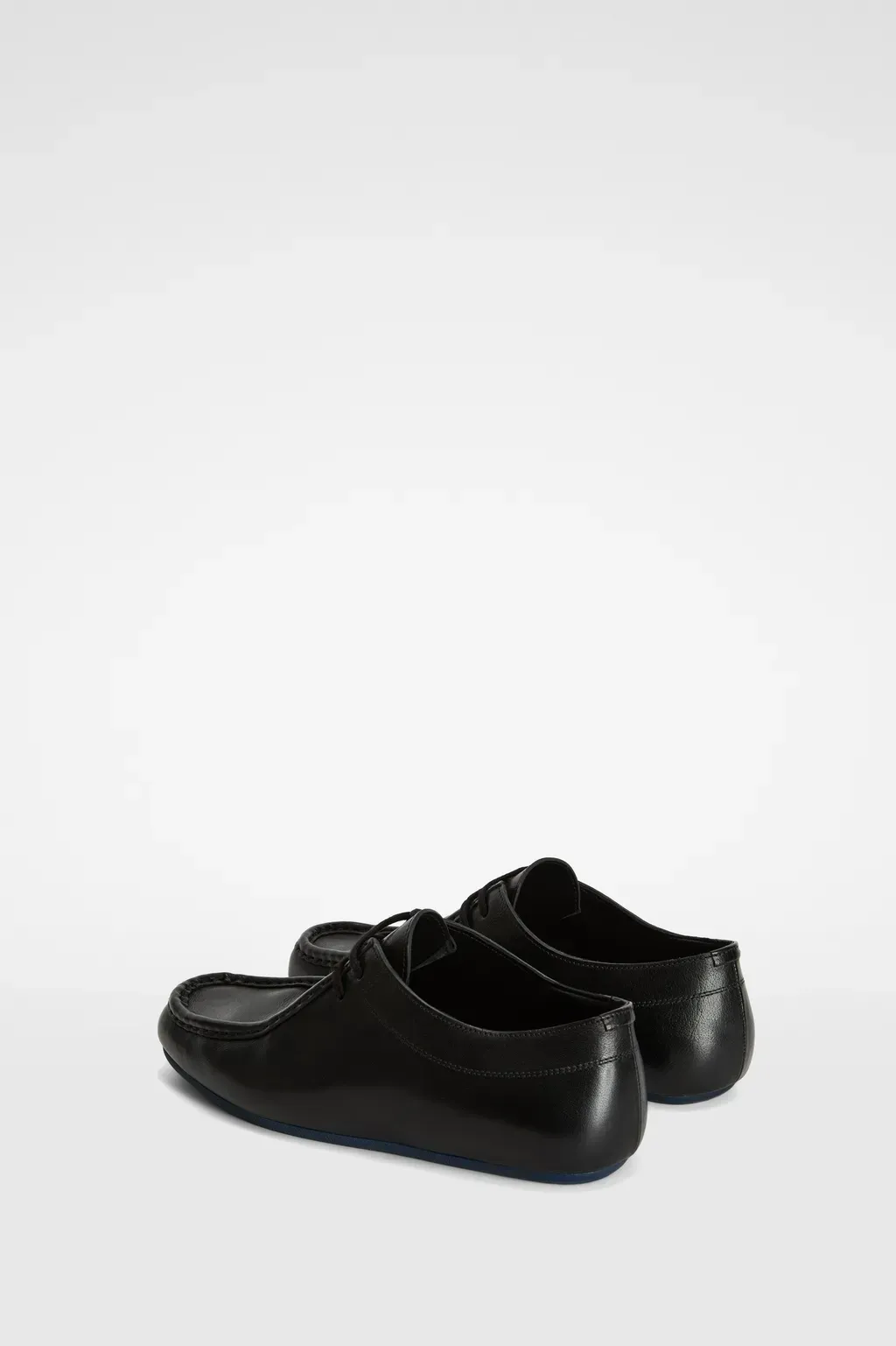 Hood Lace-Up Shoe