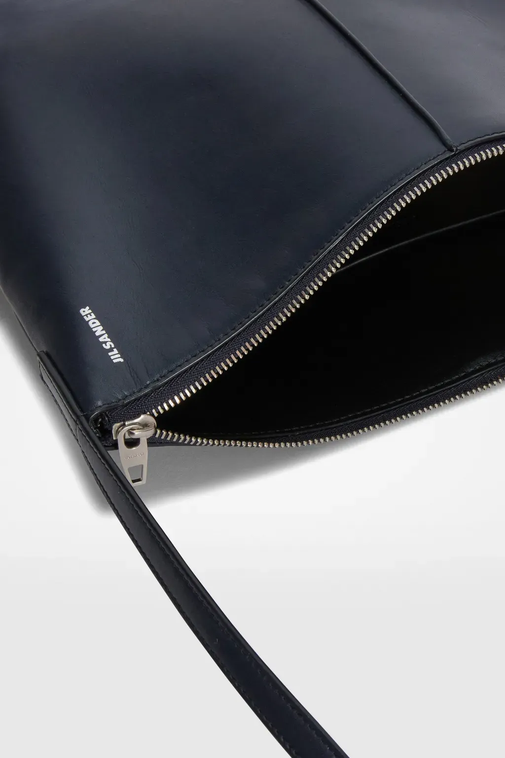 Linea Crossbody
