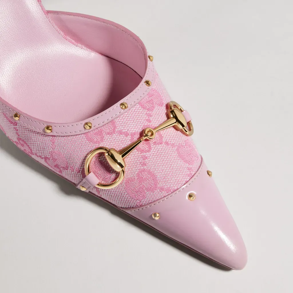 Savoy Pump