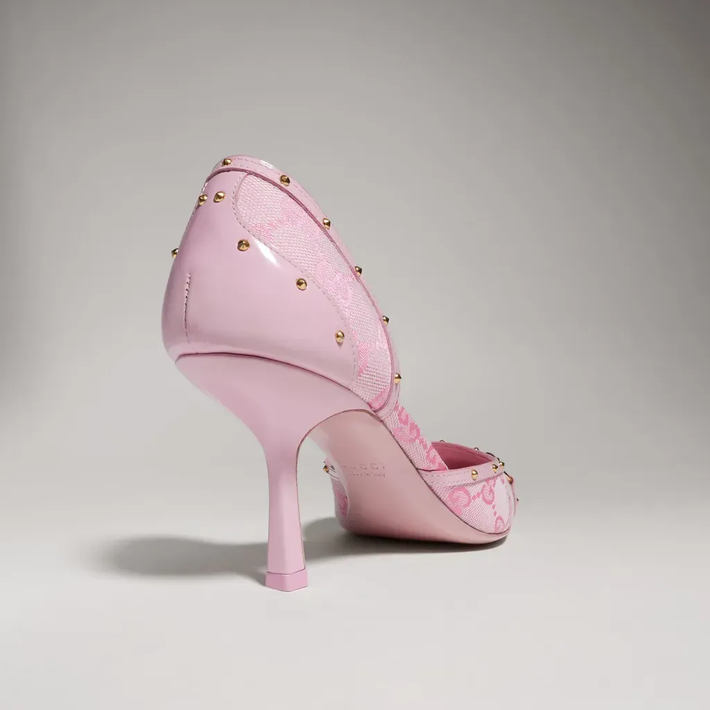 Savoy Pump
