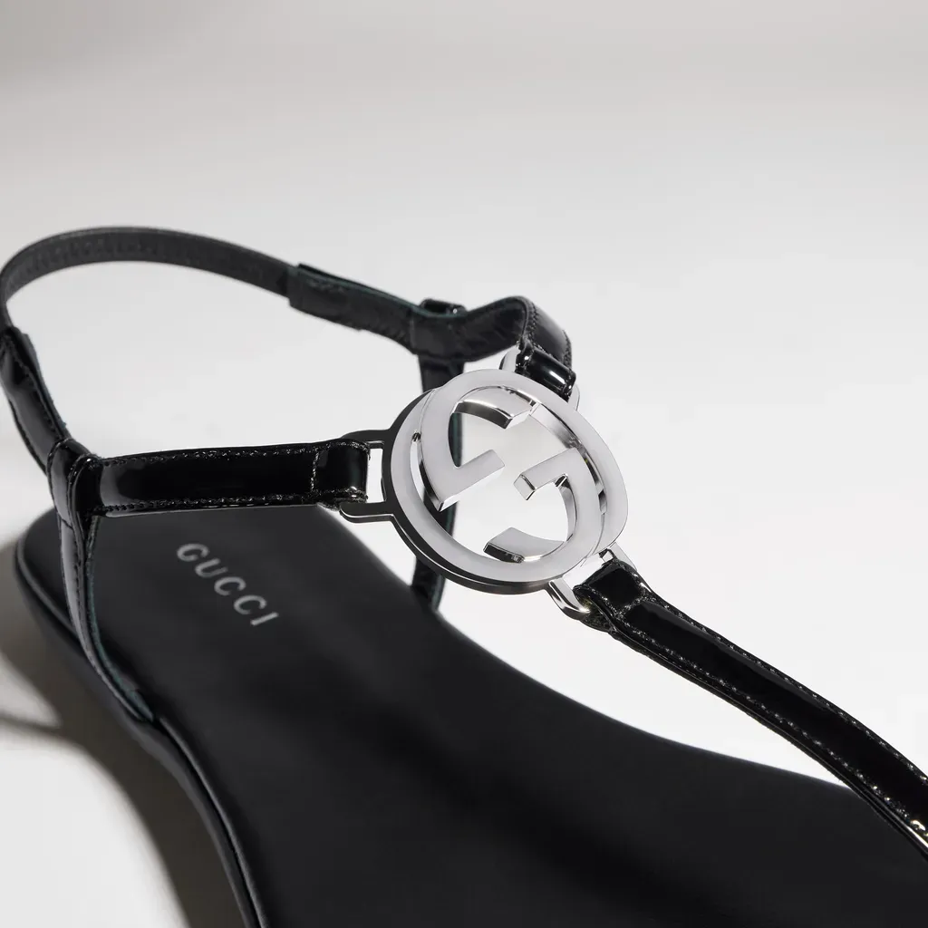 Thong Sandal With Interlocking G