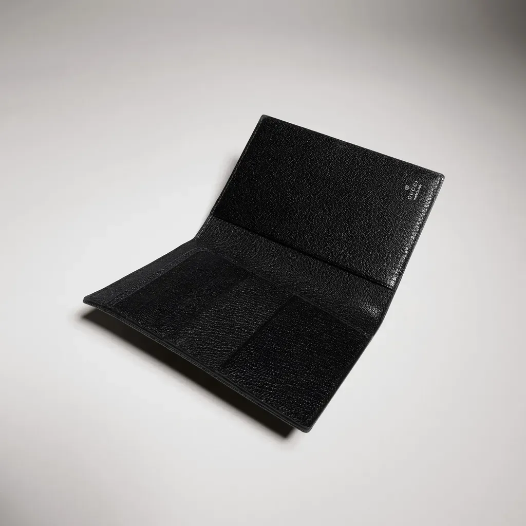 Gucci Essence Classic Passport Case