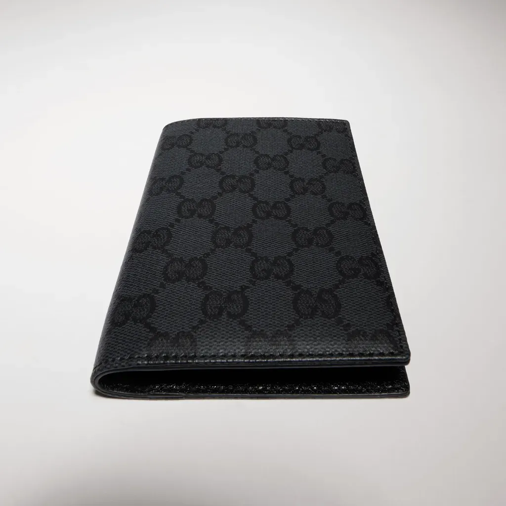 Gucci Essence Classic Passport Case