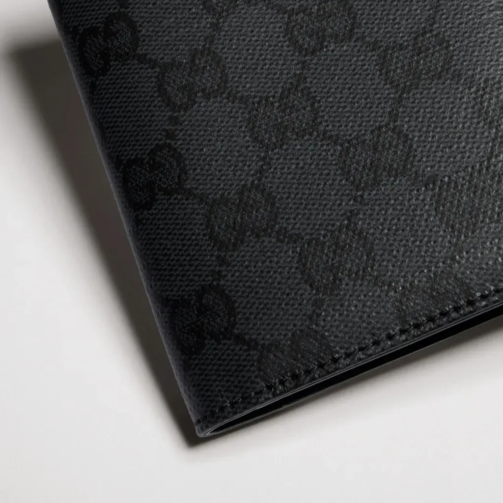 Gucci Essence Classic Passport Case