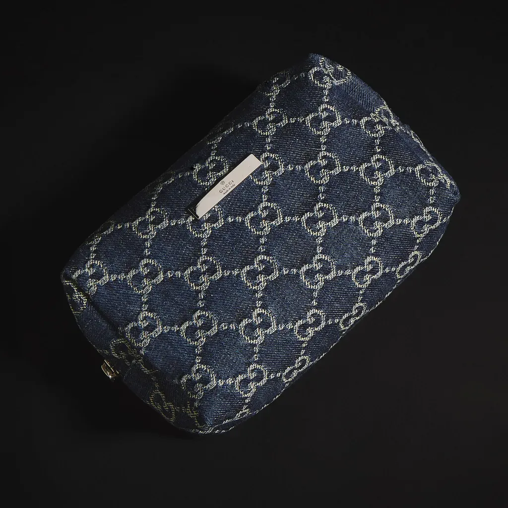 Medium Cosmetic Case With Gucci Plaque