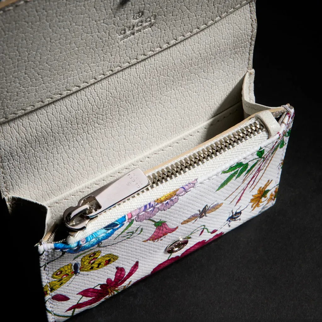Flora-Motif Bi-Fold Card Case